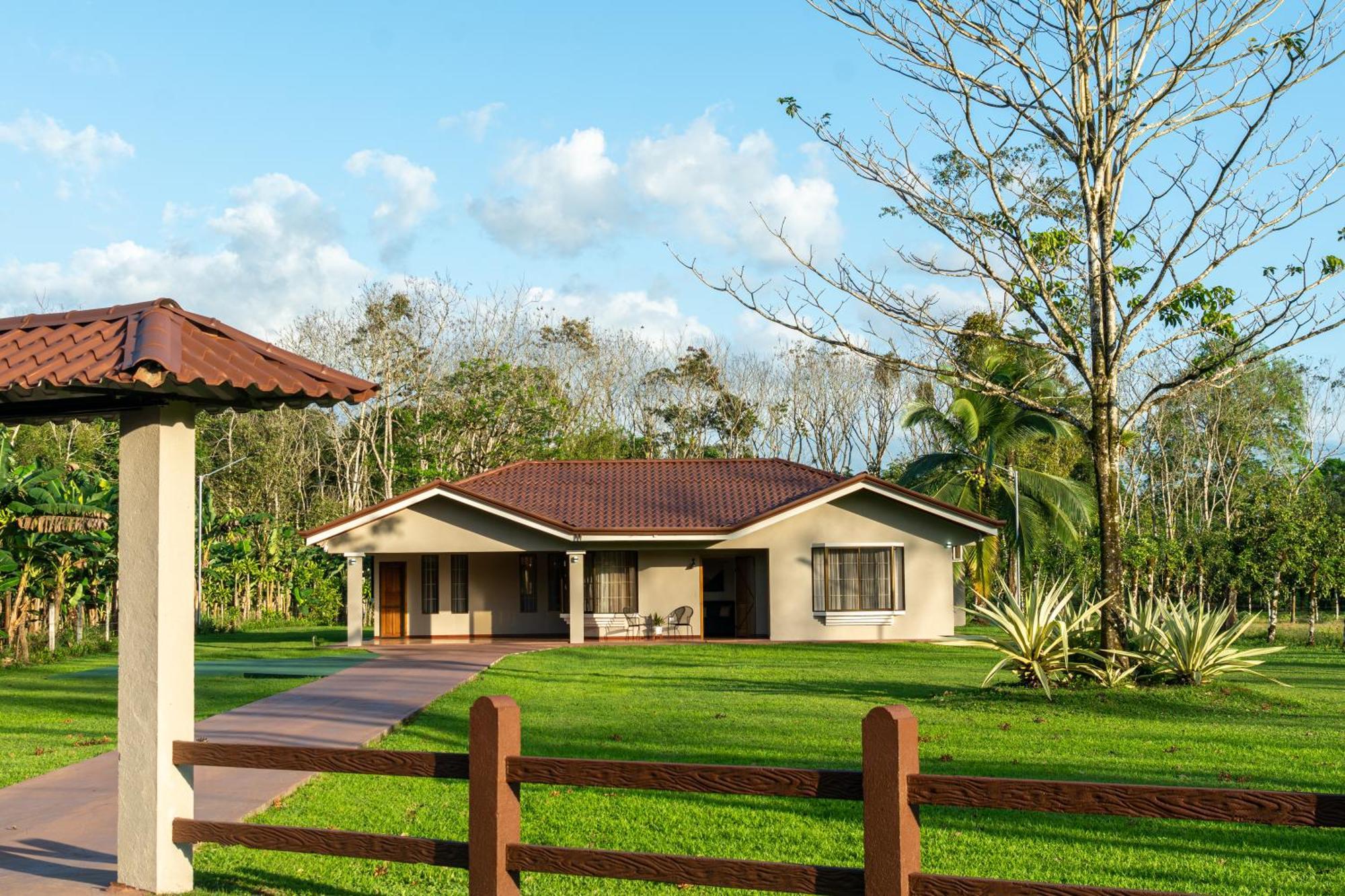 Casa Roble Fortuna La Fortuna Bagian luar foto