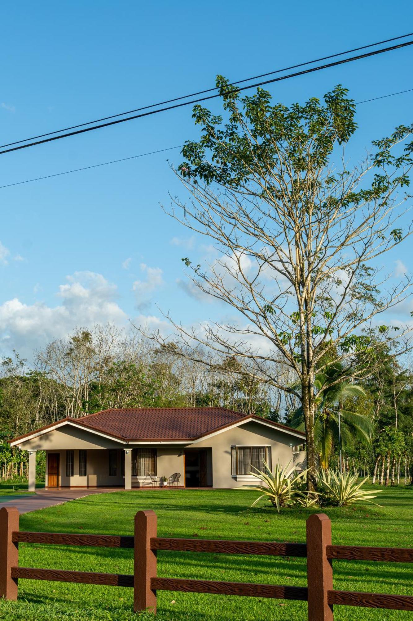 Casa Roble Fortuna La Fortuna Bagian luar foto